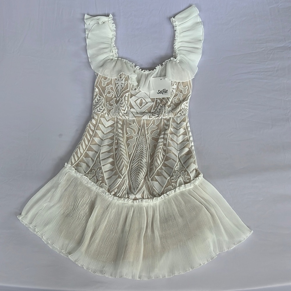 Selfie Leslie Dress